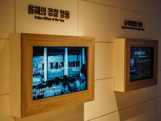 exhibition hall photo