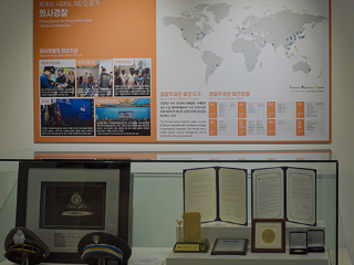 exhibition hall photo