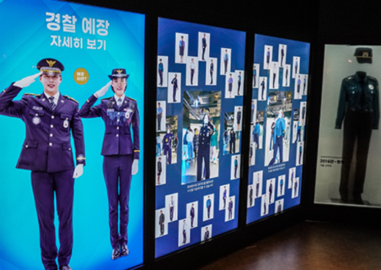 exhibition hall photo