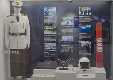 exhibition hall photo