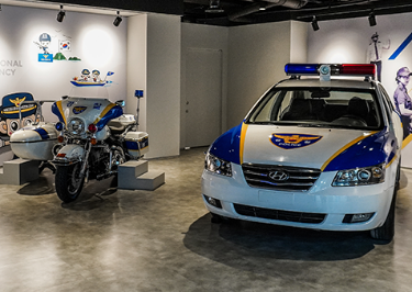 exhibition hall photo